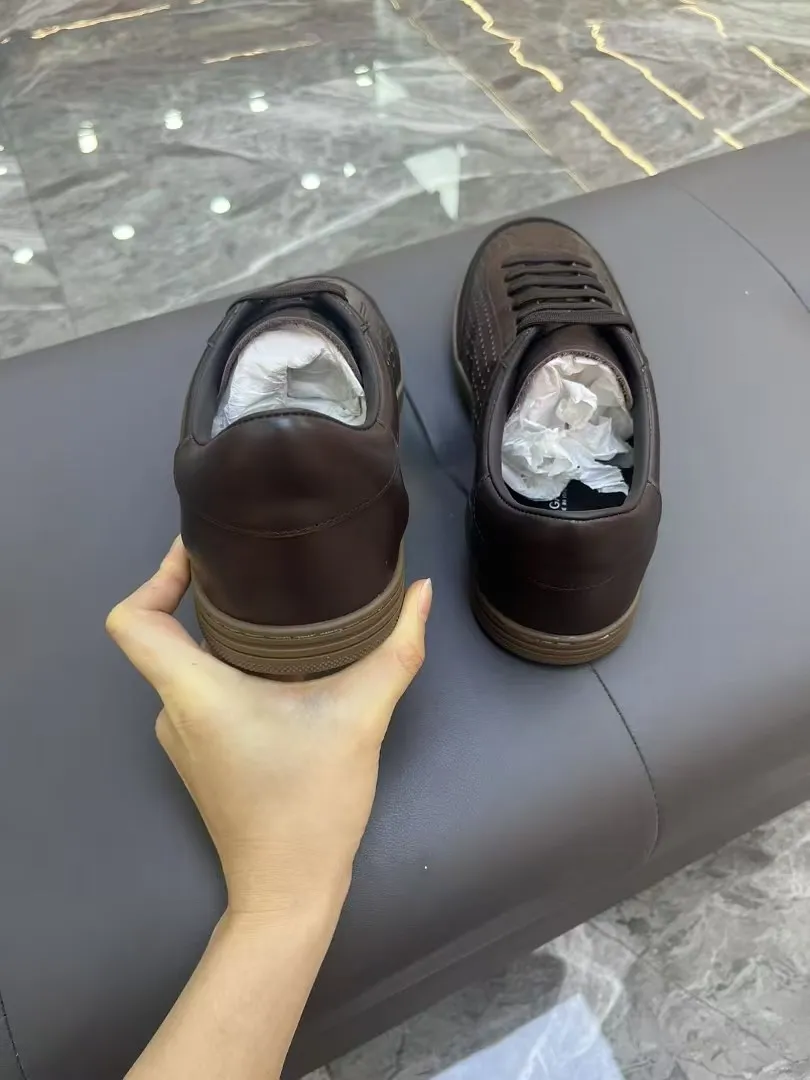 Men's Men's Shoes 💰400 [New Style] 🐝🐝DG—Dolce&G men's calfskin sneakers Portofino Yacht shoes, simple and versatile design, unique saddle leather soles. The Dolce &G logo rear wing is the icing on the cake. Imported cowhide + rubber outsole Size: 39-44 (customized at 38.45)